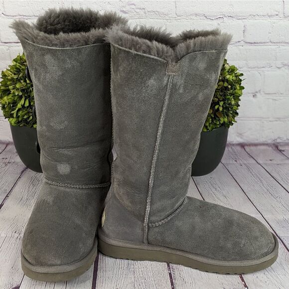 UGG Women's Bailey Button Triplet II Boots - Picture 4 of 10